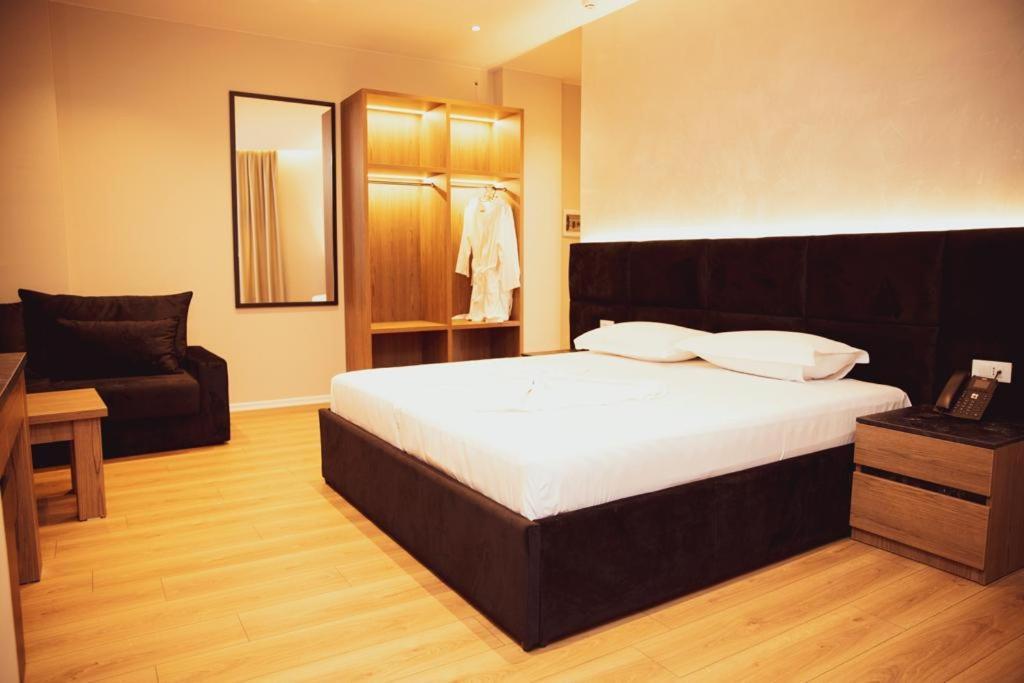 Hotel Continental Durrës Eksteriør billede