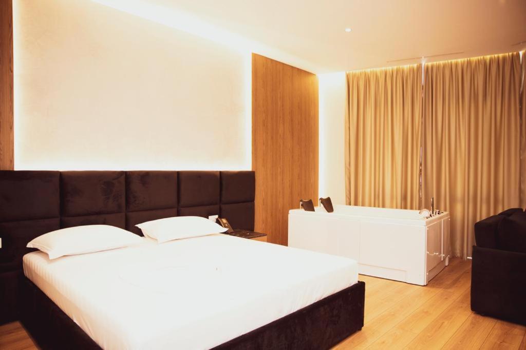 Hotel Continental Durrës Eksteriør billede
