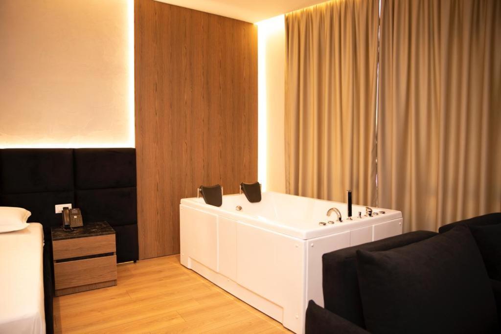 Hotel Continental Durrës Eksteriør billede