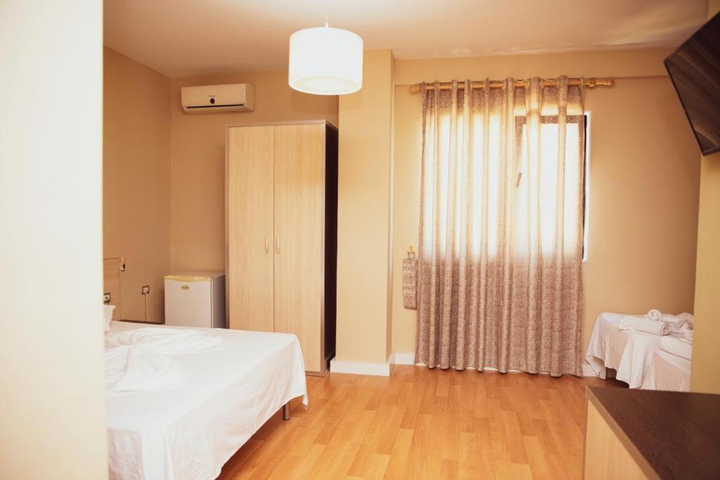 Hotel Continental Durrës Eksteriør billede